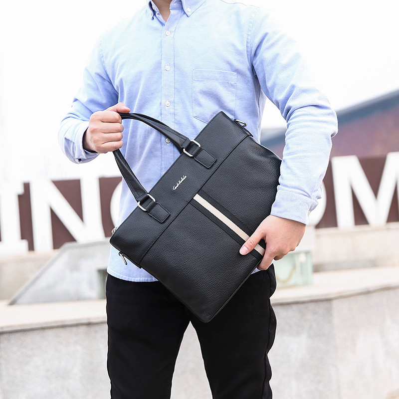 2022 New Soft Leather Men's Bag Summer Business Shoulder Briefcase Casual Horizontal Hand Bag One Piece Dropshipping