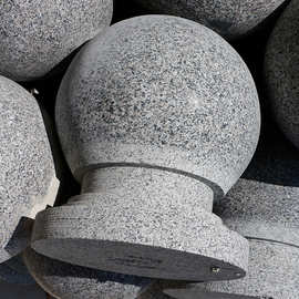芝麻灰挡车球 花岗岩挡车石球 公园停车场道路用路障石 止车圆球
