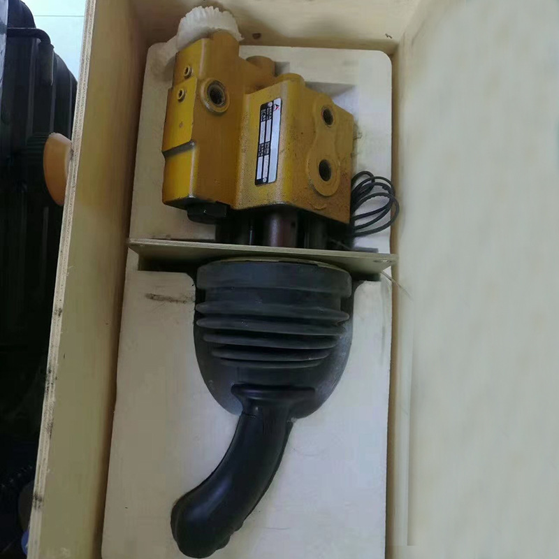 柳工50c 856 855装载机铲车配件先导阀 多路阀换挡操纵阀12c0019