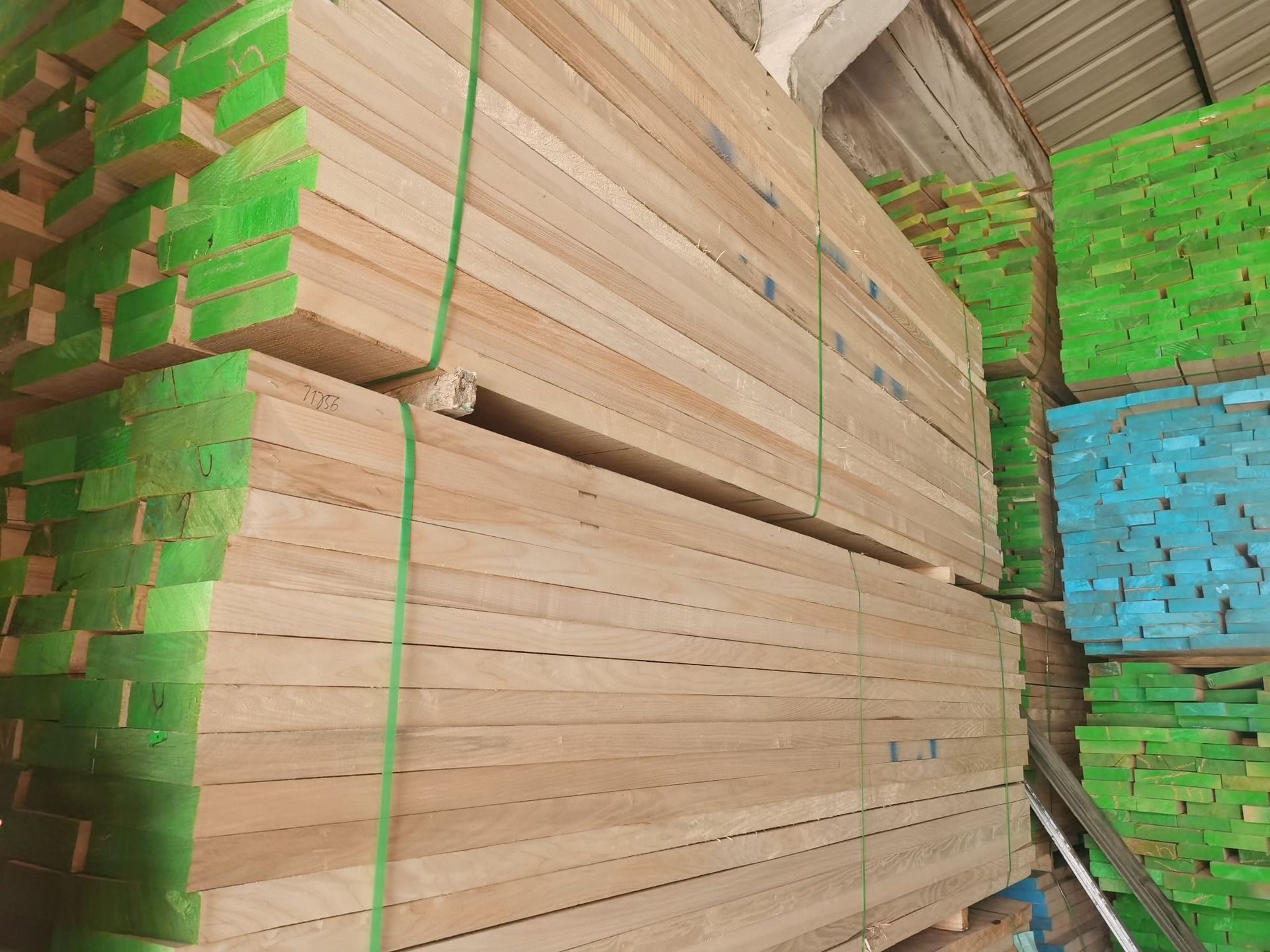 厂家美国白蜡木板材 实木板材料木方木条开料原木料板白蜡木批发