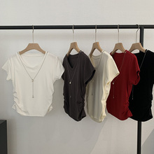 欧玛莱 V领腰间褶皱珍珠项链休闲T恤2024夏季新款短袖女装潮8856