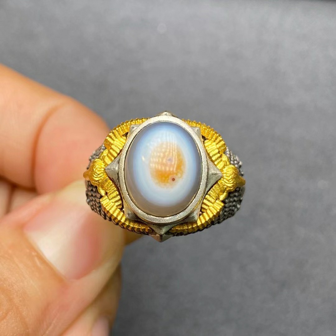 2023新款天珠羊眼戒指品相佳风化细腻包浆油润精工镶嵌收藏品