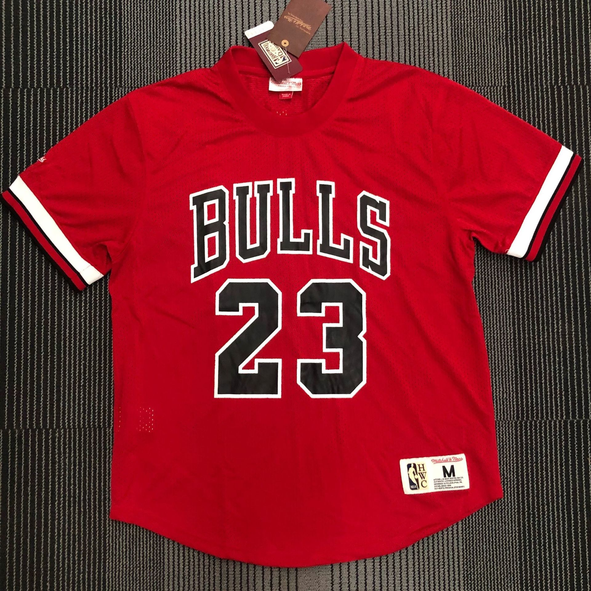 mitchellness 公牛队红色23号乔丹33号皮蓬复古网眼短袖nba球衣