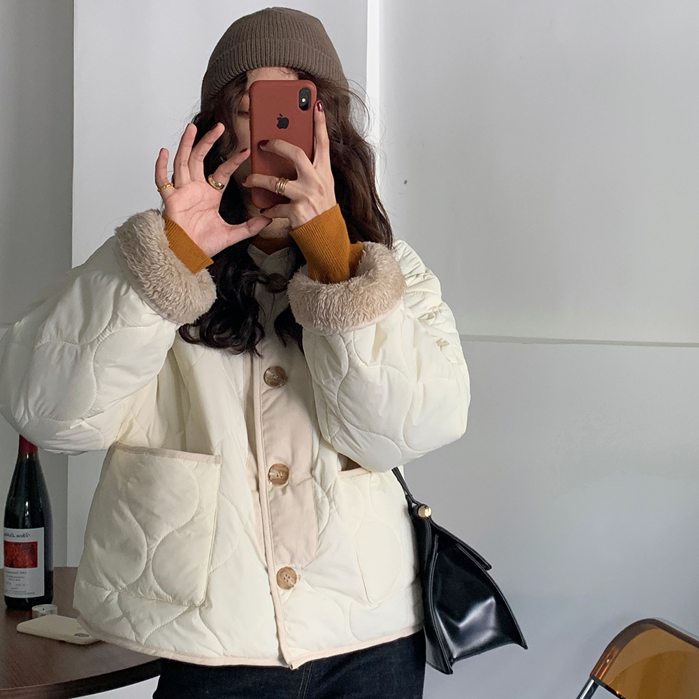 实拍  韩版乖巧奶白 宽松保暖短款两面穿羊羔绒外套女冬新款