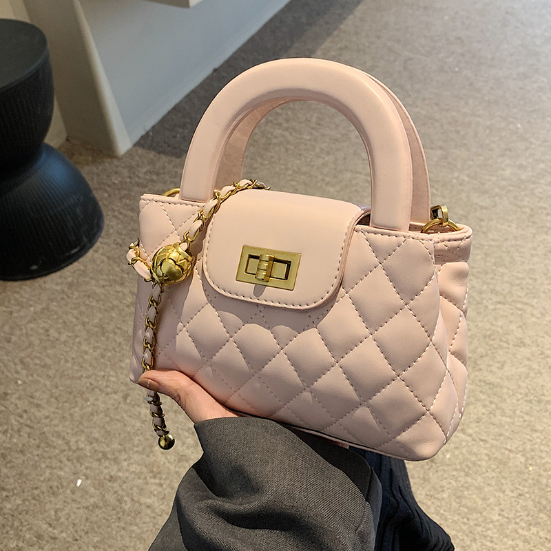 今年流行包包女士2024新款感手拎包时尚菱格链条斜挎包通勤包