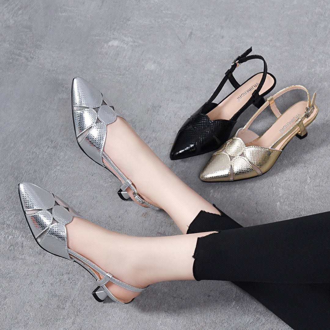 真皮尖头凉鞋女细跟透气软底2023年夏季洋气低跟镂空花纹女鞋舒适