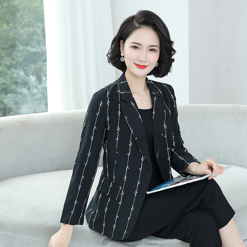 中年女新款春秋装外套短款上衣西服40岁大码妈妈春秋洋气小西装