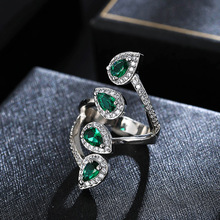 璀璨发光绿宝石戒指 时尚水滴祖母绿锆石满钻戒指