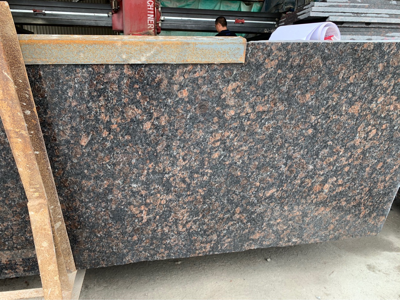 英国棕幕墙干挂石材色差好控制