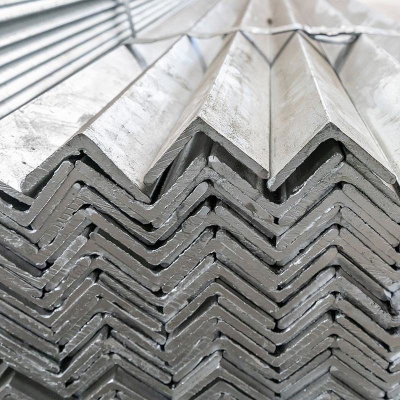 q235b角钢 建筑工程幕墙等边角铁热轧三角铁 冲孔焊接镀锌角钢