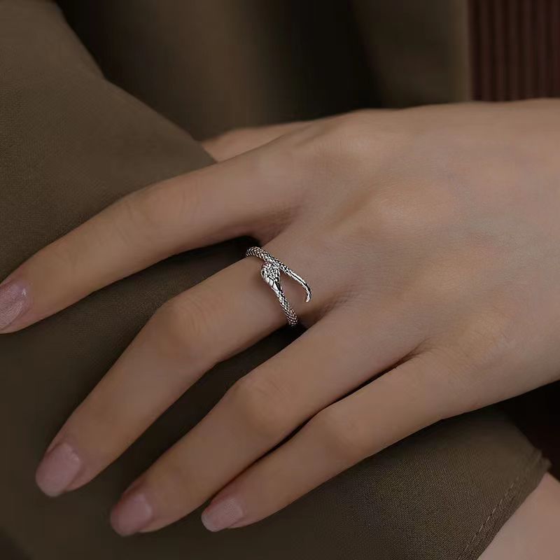 Simple Simulated Snakes Ring for Women 2023 New Fashion Adjustable Personalized Snake-Shaped Index Finger Ring Normcore Style Ring