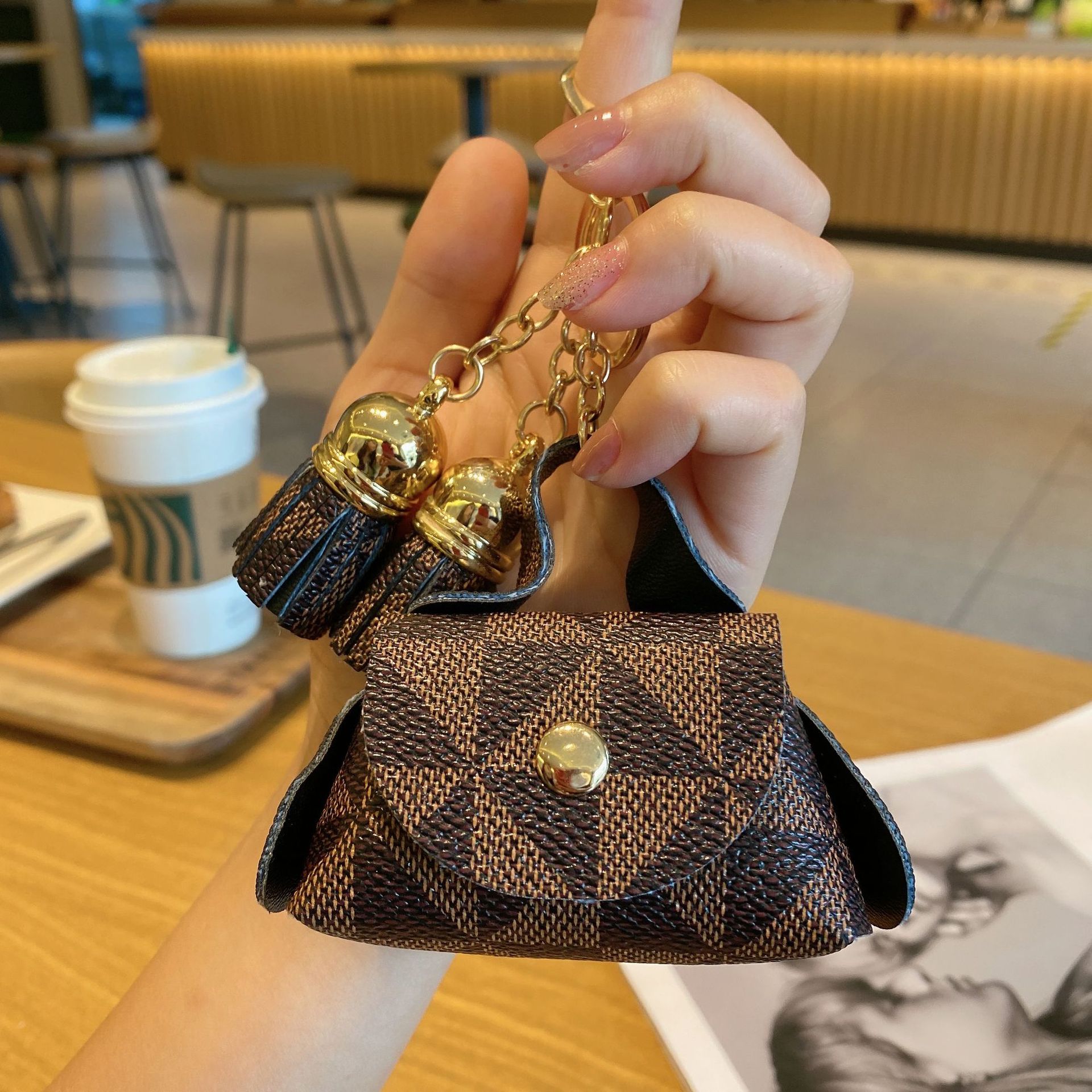 creative presbyopic leather packet keychain tassel coin purse portable mini storage headset pouch pendant