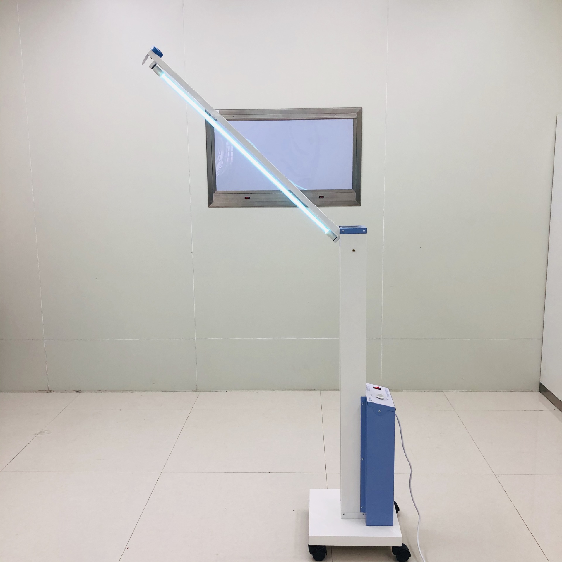 紫外线消毒车家用sa菌灯医疗诊所移动幼儿园紫外线消毒灯车包邮