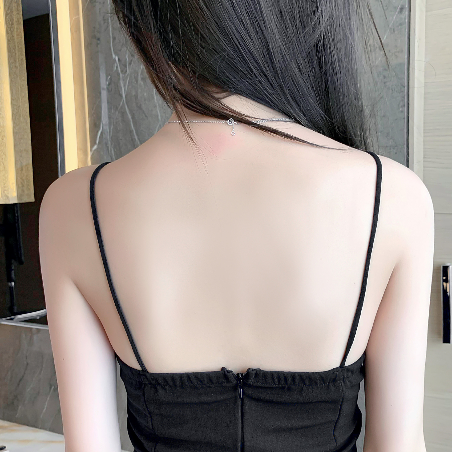 性感夜店装2022夏新款蝴蝶结低胸吊带露背皱褶修身包臀开叉连衣裙