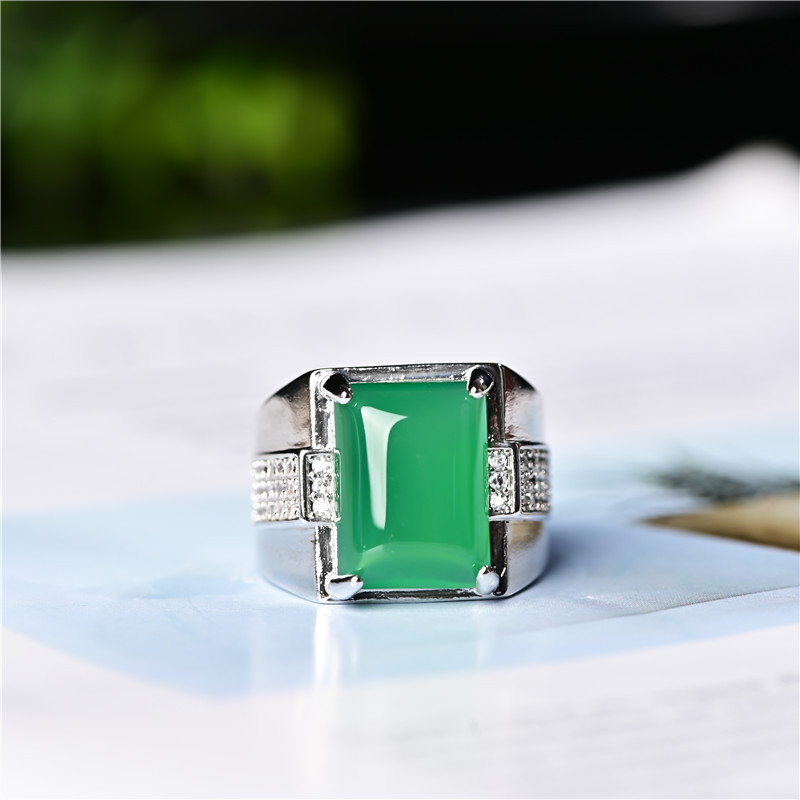 翡翠戒指男士冰种方形帝王绿蛋面翡翠马鞍戒面满绿s925银镶嵌玉女