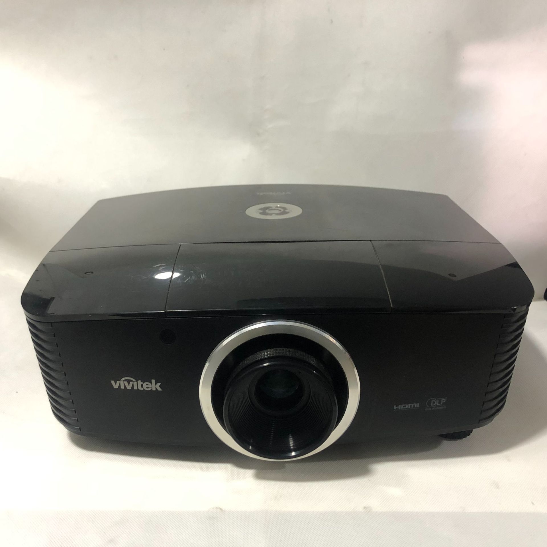 二手原装丽讯d5000投影仪家用高清办公教学商务会议便携投影机