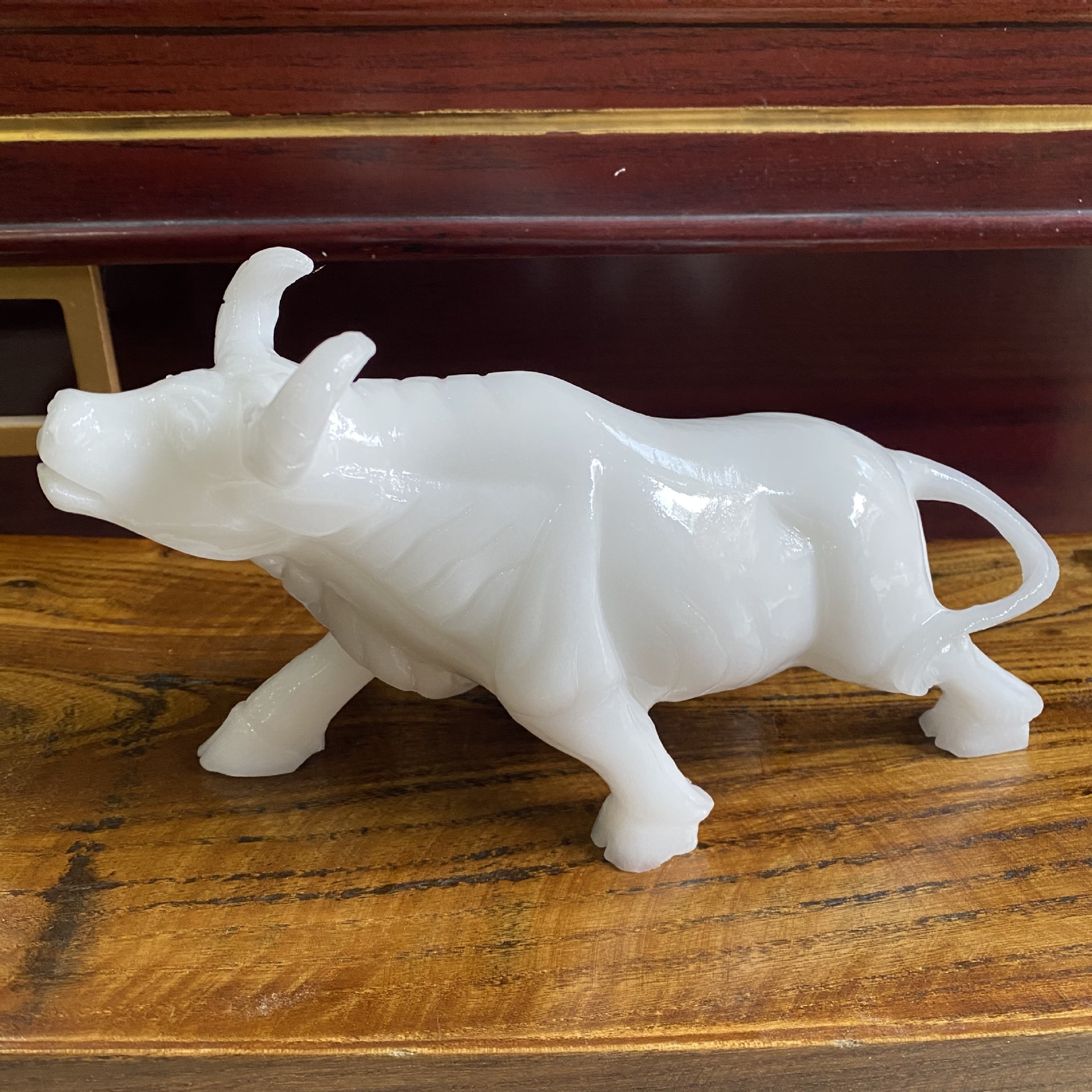 阿富汗白玉牛玉雕摆件白菜玉石家庭客巴玉牛客厅摆件公司礼品批发