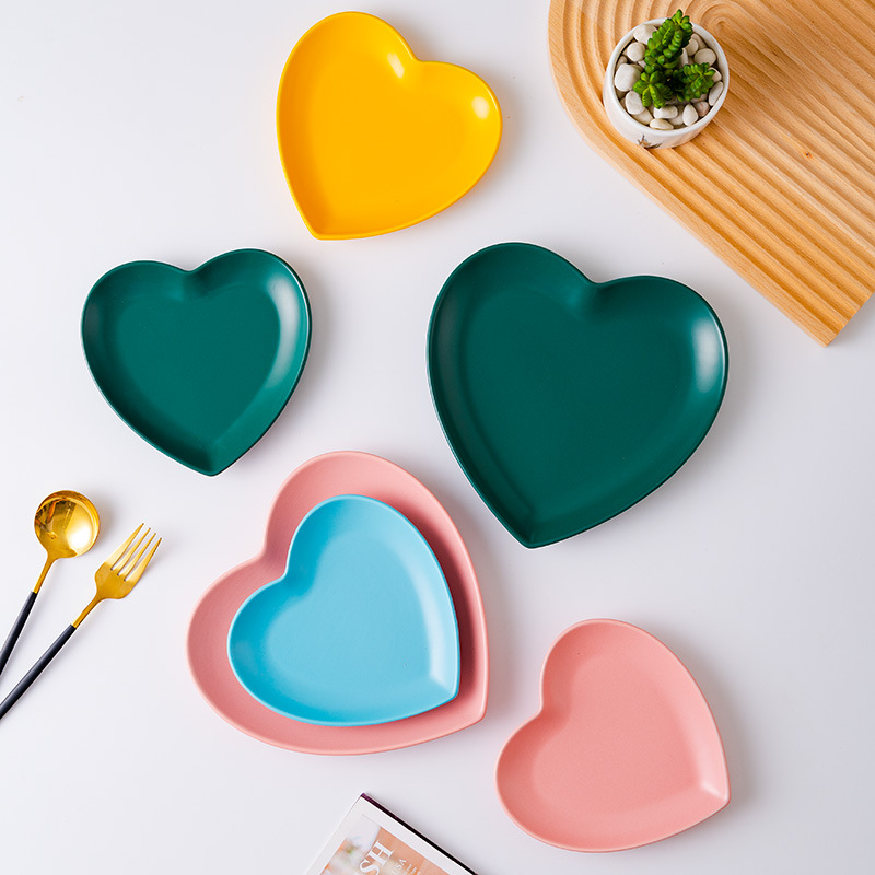 New Product Homemade Underglaze Peach Heart Dish Children's Creative Breakfast Love Plate Dish Commercial Irregular Ceramic Ovenware