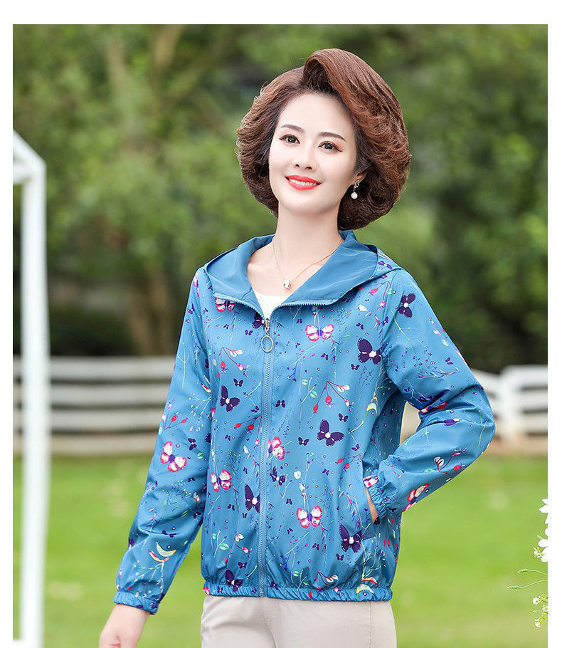 时尚妈妈秋装休闲夹克衫短款洋气中老年春秋女薄款外套运动服上衣