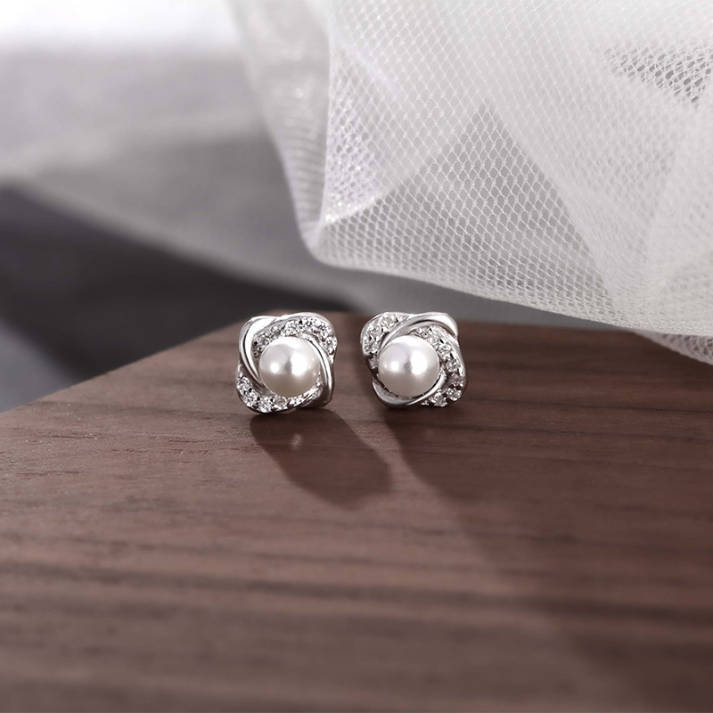 s999纯银四叶花珍珠耳钉法式复古优雅镂空锆石高级感女足银耳饰