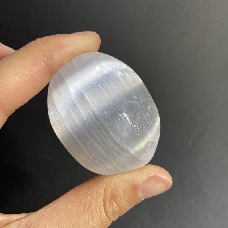 天然摩洛哥透石膏手把玩高频能量矿石透石膏手把玩光之门能量水晶