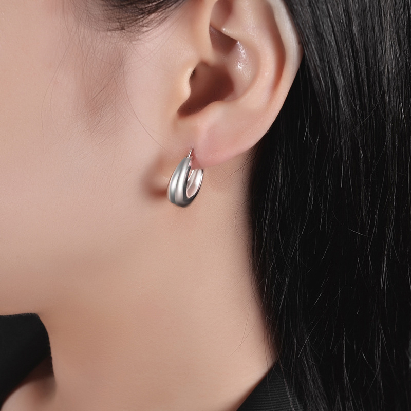 Korean Fashion Earrings Ins Niche Temperament Simple High-Grade Geometric round Ring Earrings Women's All-Match Student Earrings