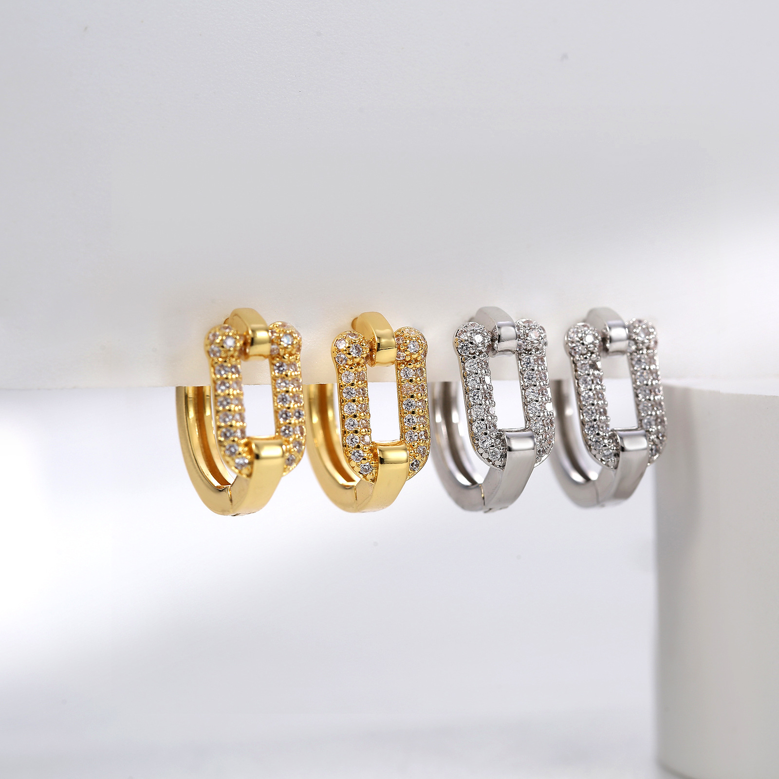 通勤百搭耳饰批发时尚ol精致优雅气质镂空马蹄扣锆石耳环轻奢耳扣