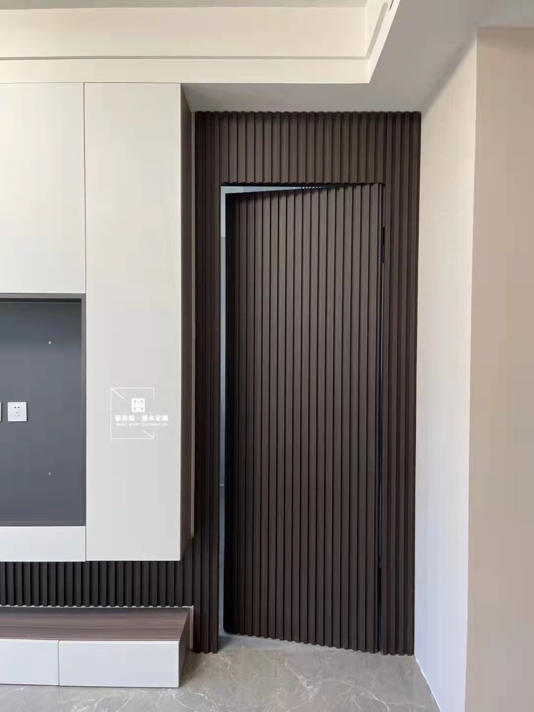 隐形门 格栅门 背景墙 格栅背景墙 护墙板 木饰面 装饰线条