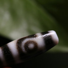 白底西藏天珠【一物一图售出下架】台湾至纯工艺油润包浆二眼天珠