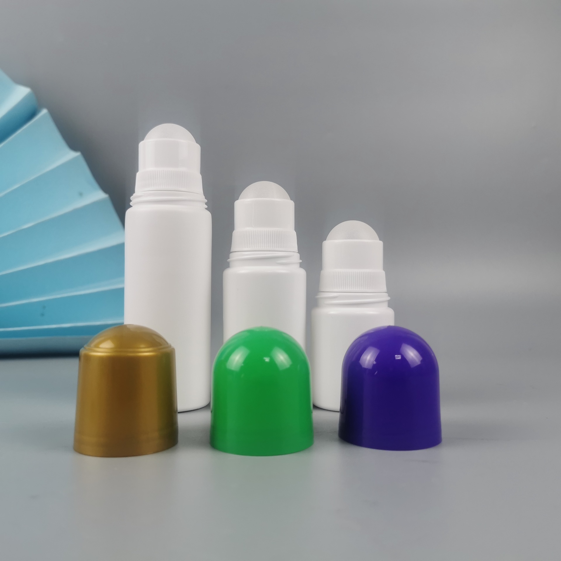批发各种规格塑料桶保健品瓶滚珠瓶消毒水瓶洗手液瓶浇花喷壶