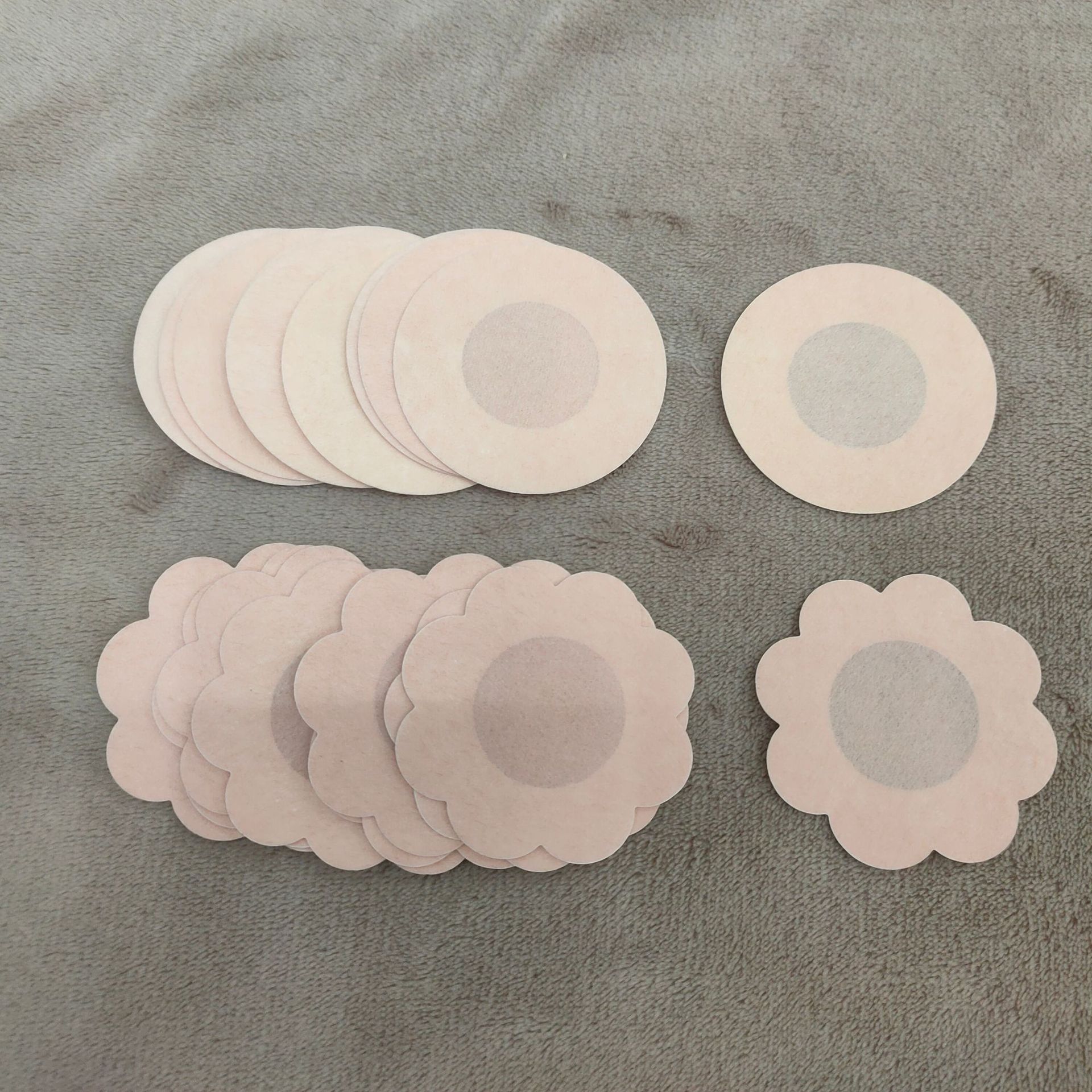 Invisible Breathable Non-Woven Fabric， silk Cloth Nipple Stickers Biological Adhesive Chest Stickers Small Breast Stickers Anti-Bump Anti-Exposure