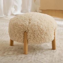 Y怺3换鞋羊羔绒凳子沙发皮质北欧实木矮凳简约家用创意进门圆凳穿