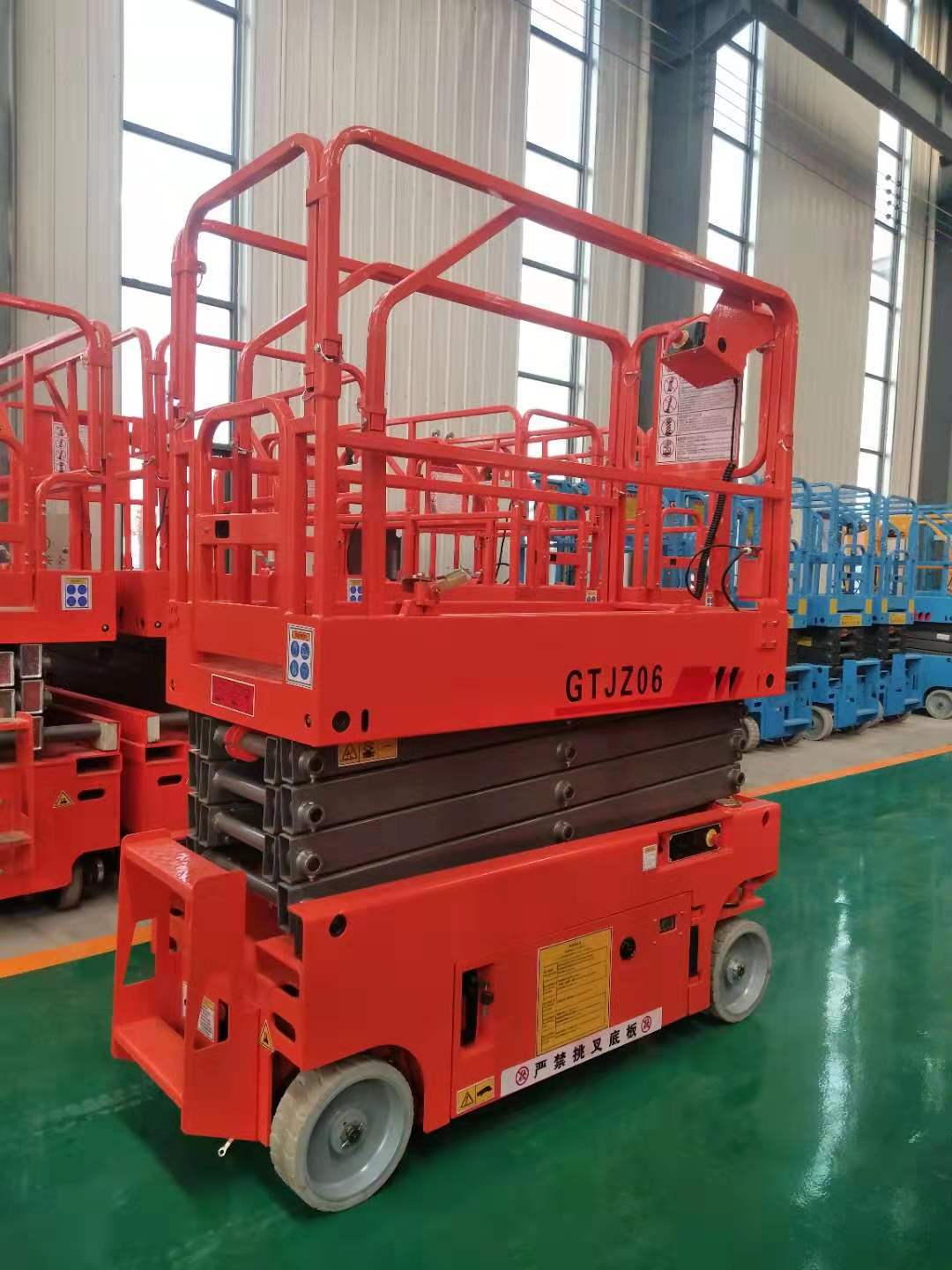 供应10米自行走升降平台 全自动升降车电动液压剪叉 移动式升降机