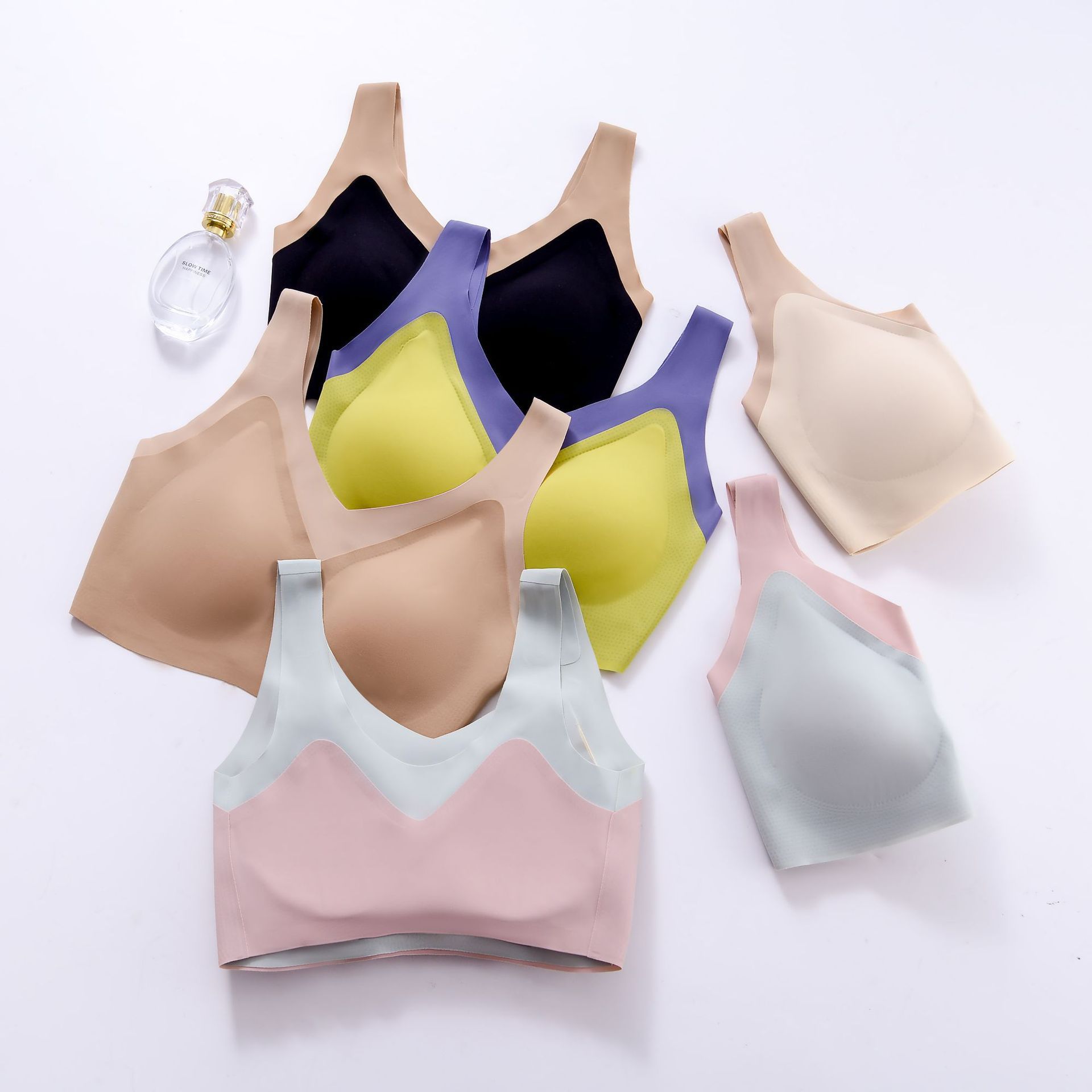 无痕内衣女薄款大胸显小无钢圈胸罩聚拢调整型收副乳运动美背文胸