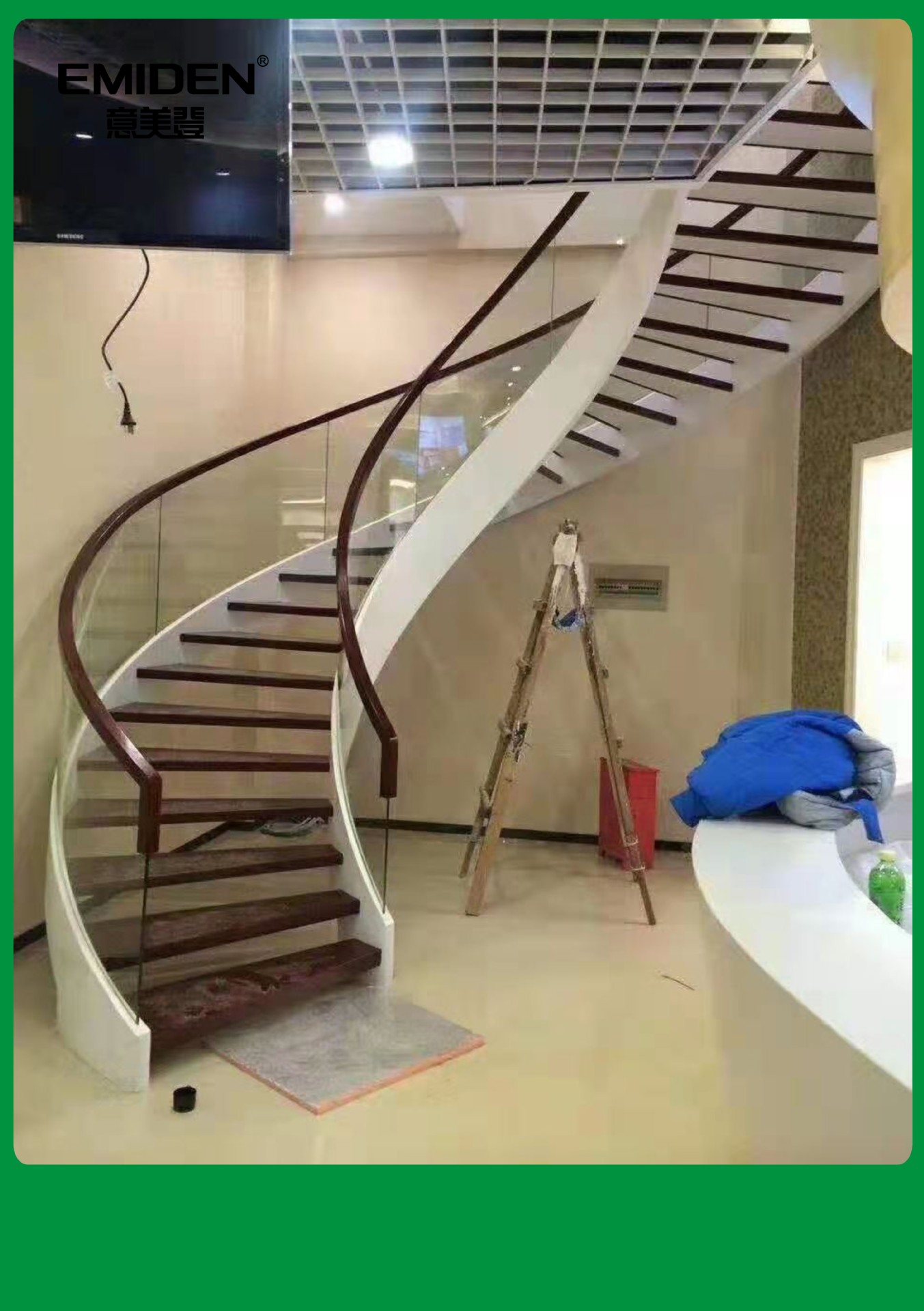 室内复式钢木旋转楼梯玻璃扶手高端定制