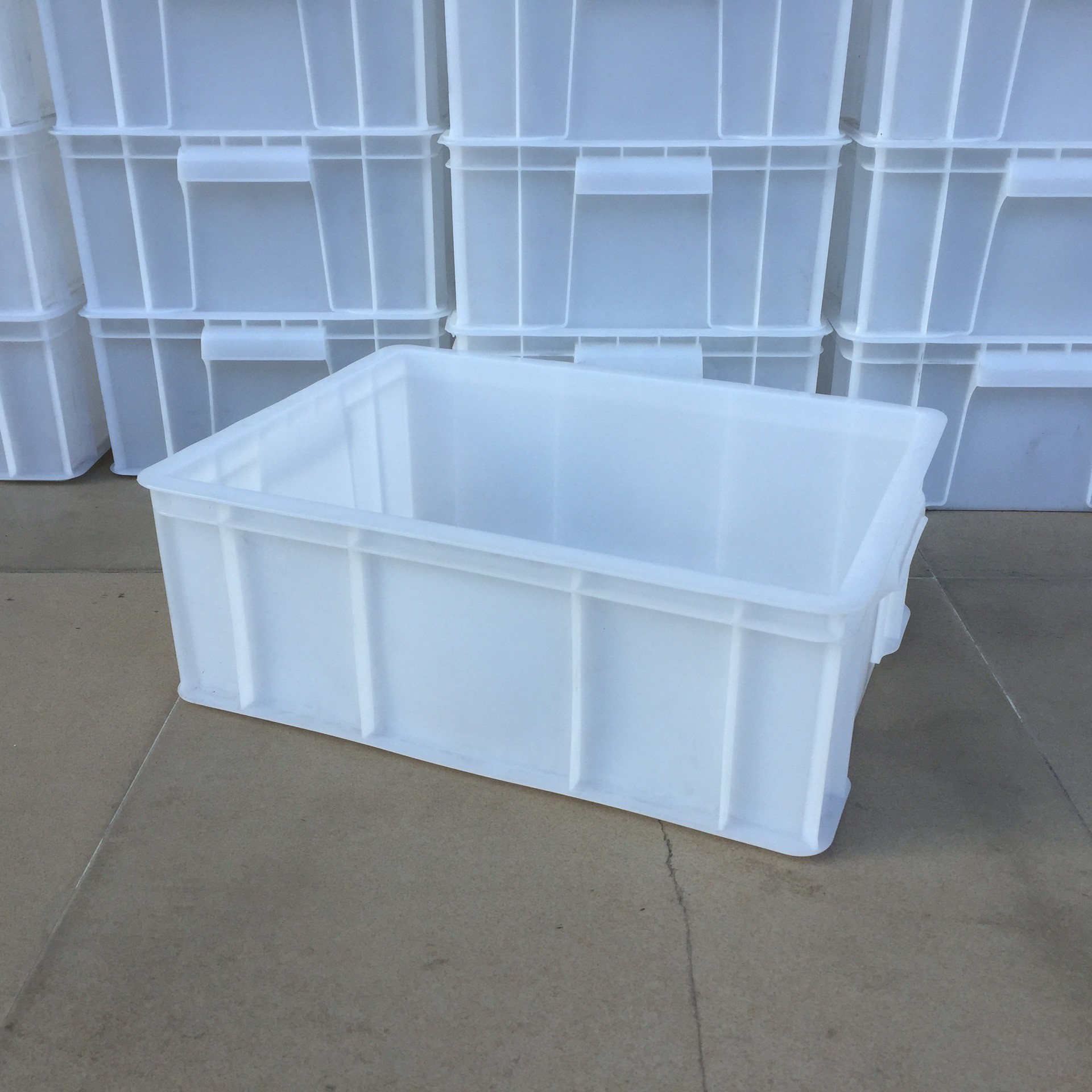 多规格加厚塑料周转箱带盖塑胶箱仓储中转箱塑胶胶箱工业白色货箱