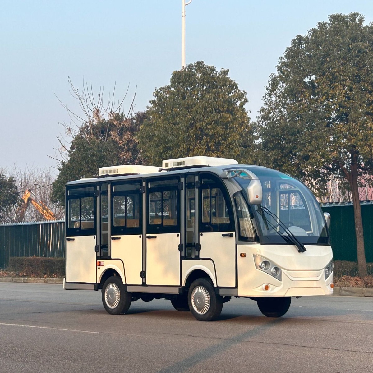 有空调的电动观光车 封闭式 冬暖夏凉8座车-阿里巴巴