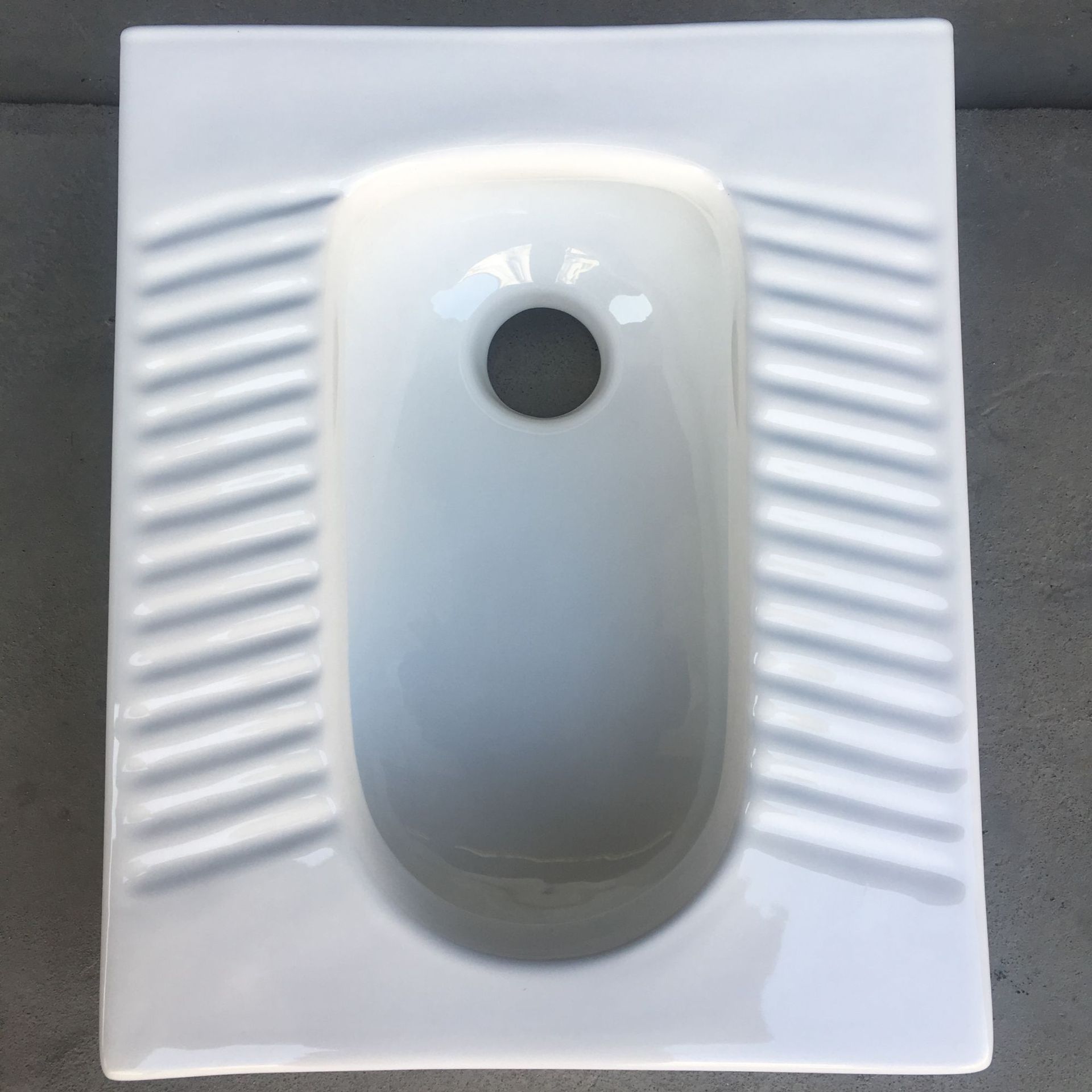 厂家工程批发酒店家用公共厕所陶瓷蹲便器防臭防堵塞蹲坑式便池