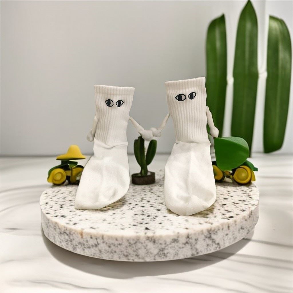 couple hand-holding socks magnetic suction internet celebrity hand-holding socks magnet personality doll cute foot-holding socks