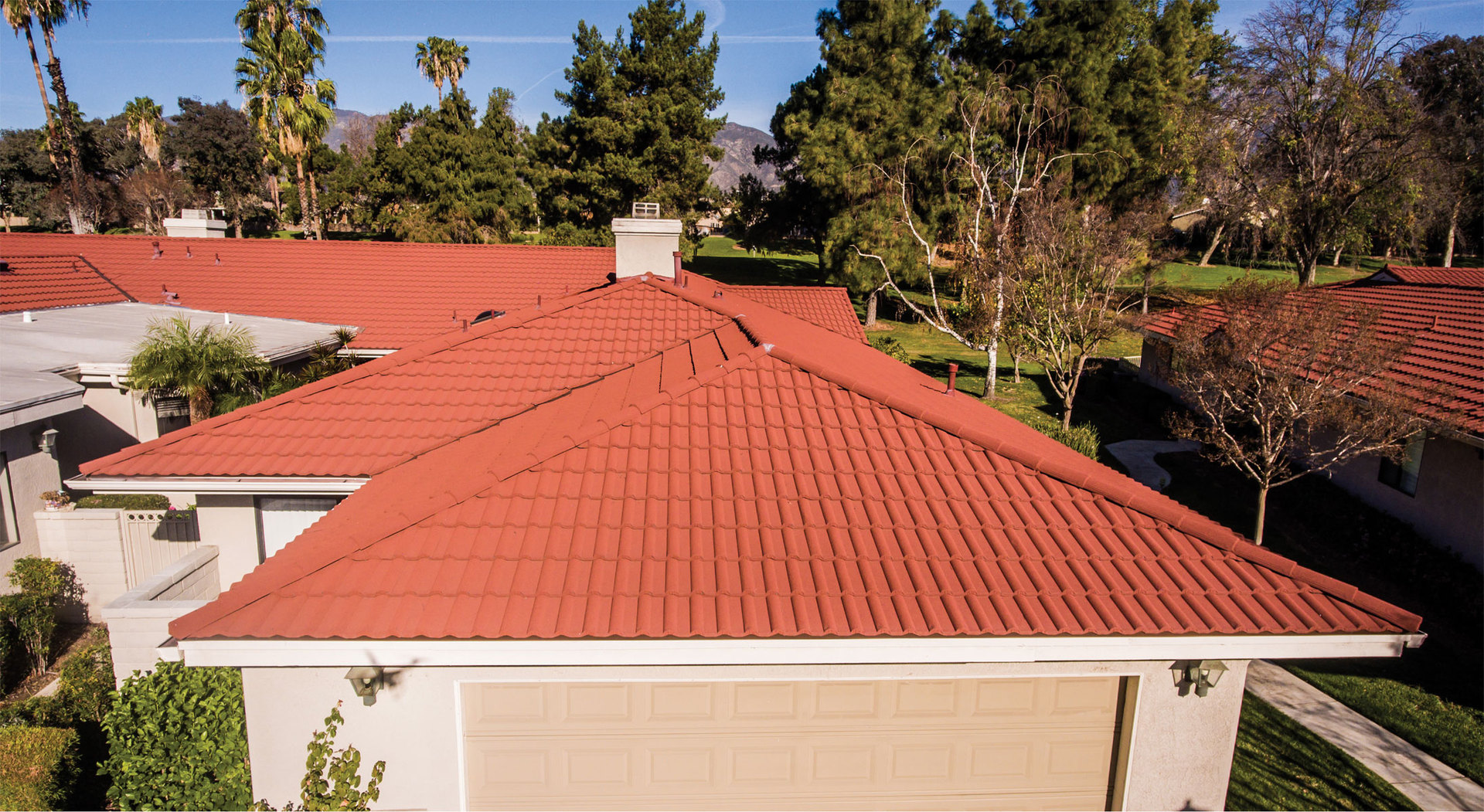 广西金属瓦 方格型彩石金属瓦 彩色彩砂金属屋面瓦片厂家供应