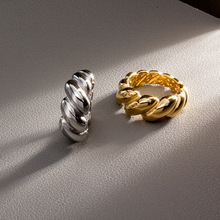 2023亚马逊新款麻花造型钛钢饰品铸造戒指欧美情侣指环手饰批发