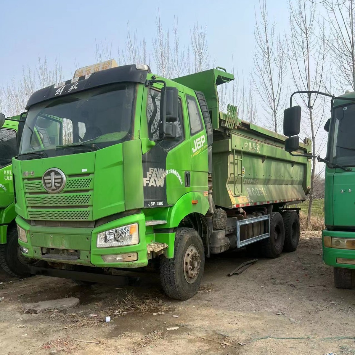 出口各品牌前四后八工程渣土车 8立方水泥下灰罐后翻自卸半挂车