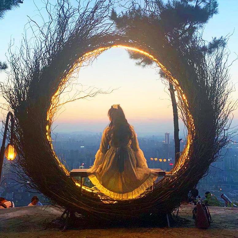 网红打卡民宿室外藤编心型鸟巢景区拍照道具大型爱心户外吊椅秋千