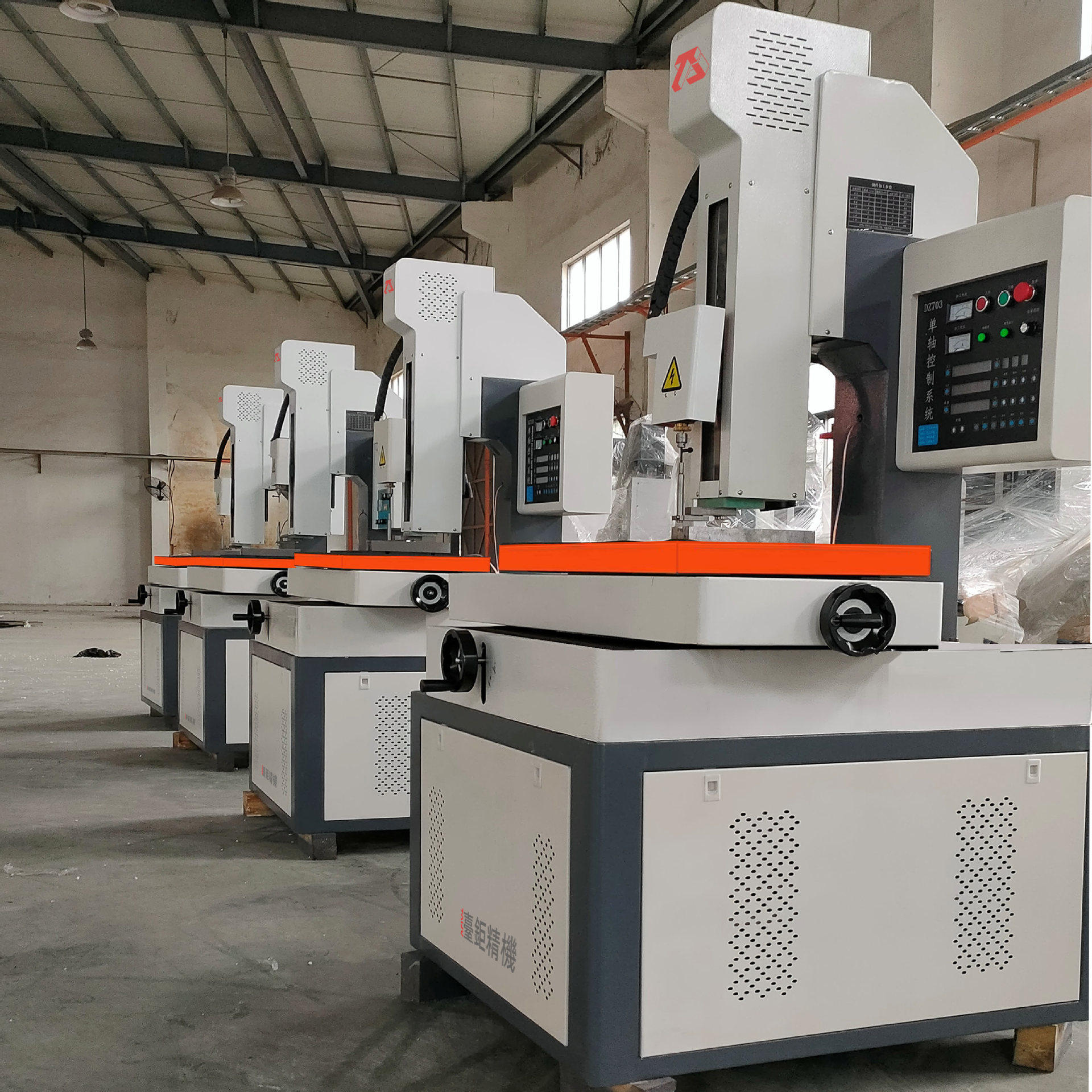 电火花小孔机现货批发 台钜线切割穿丝细孔放电机电脉冲打孔机