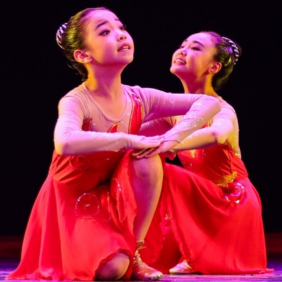 我和我的祖国演出服儿童红领巾舞蹈服我爱你小学生六一合唱服