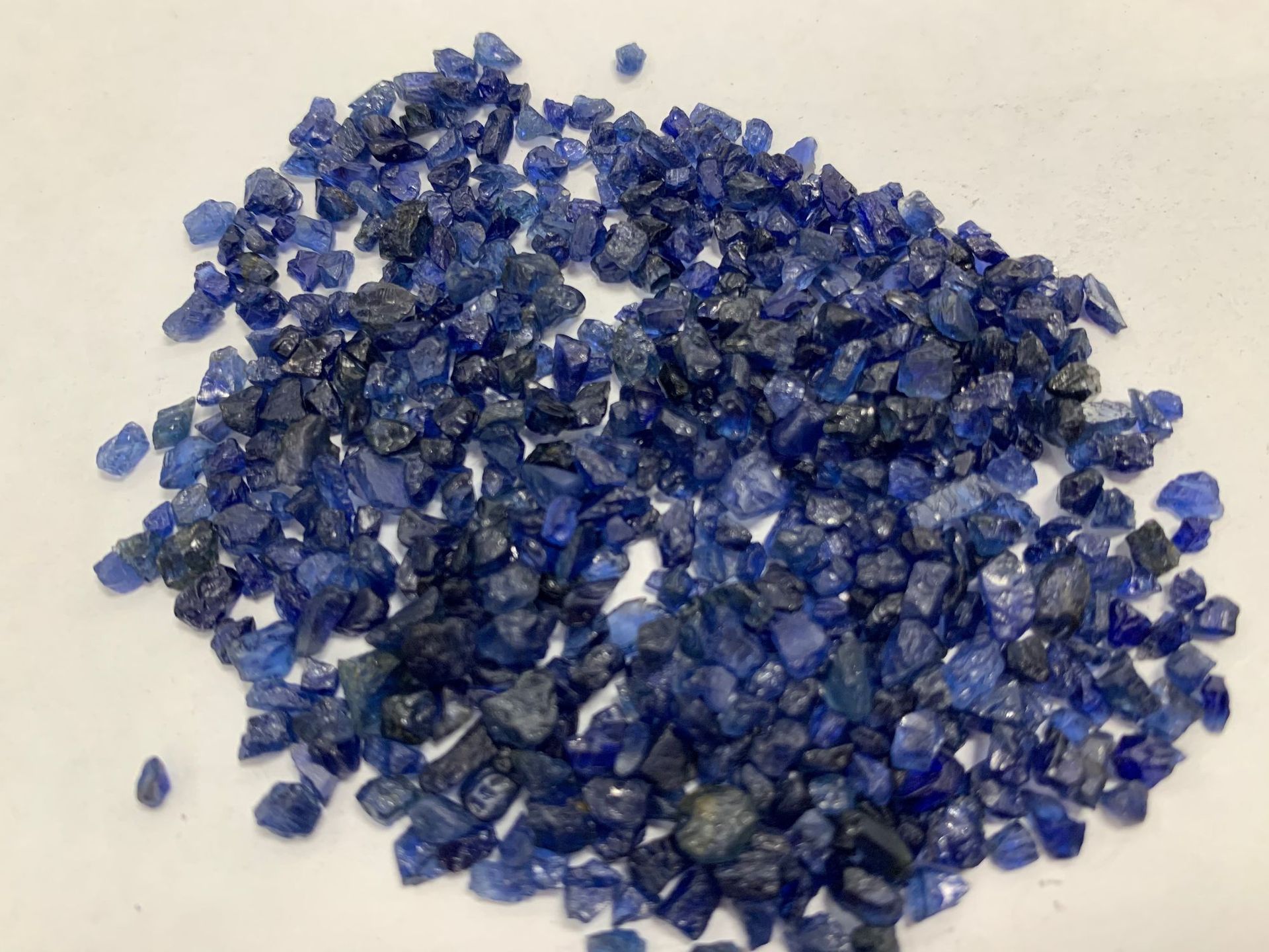 天然斯里兰卡蓝宝石原材料蓝色天然宝石高级珠宝首饰批发零售