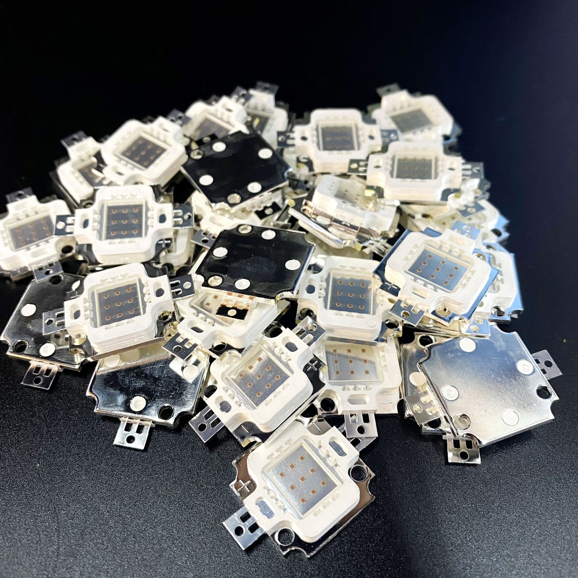 led大功率 10w红色620-625nm 金线铜支架晶元芯片 集成灯珠 射灯