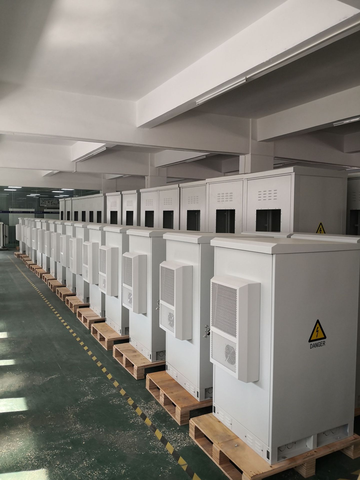 户外电池柜 东莞石排户外磷酸铁锂储能电池机柜生产厂家