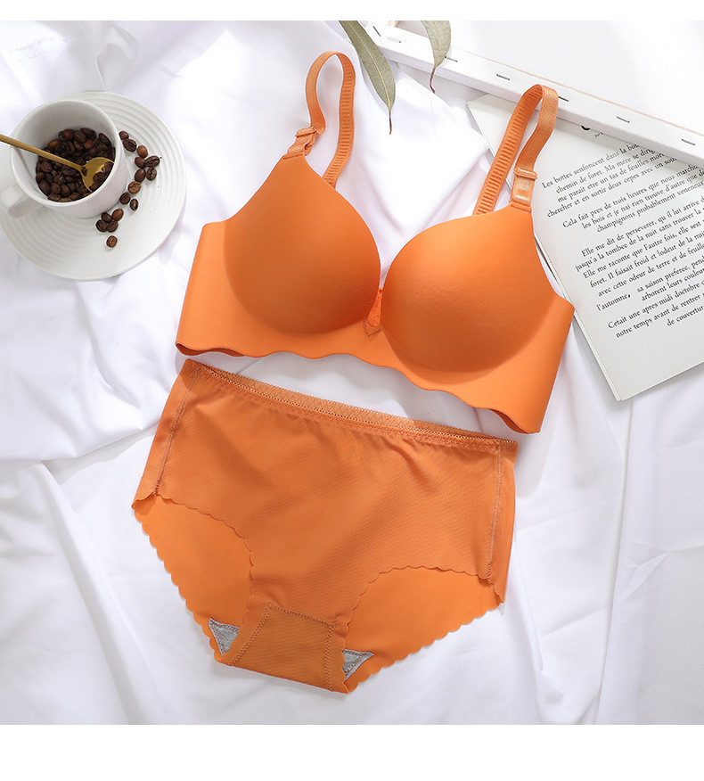 内衣聚拢无钢圈文胸套装薄款无痕学生少女上托小胸罩收副乳防下垂