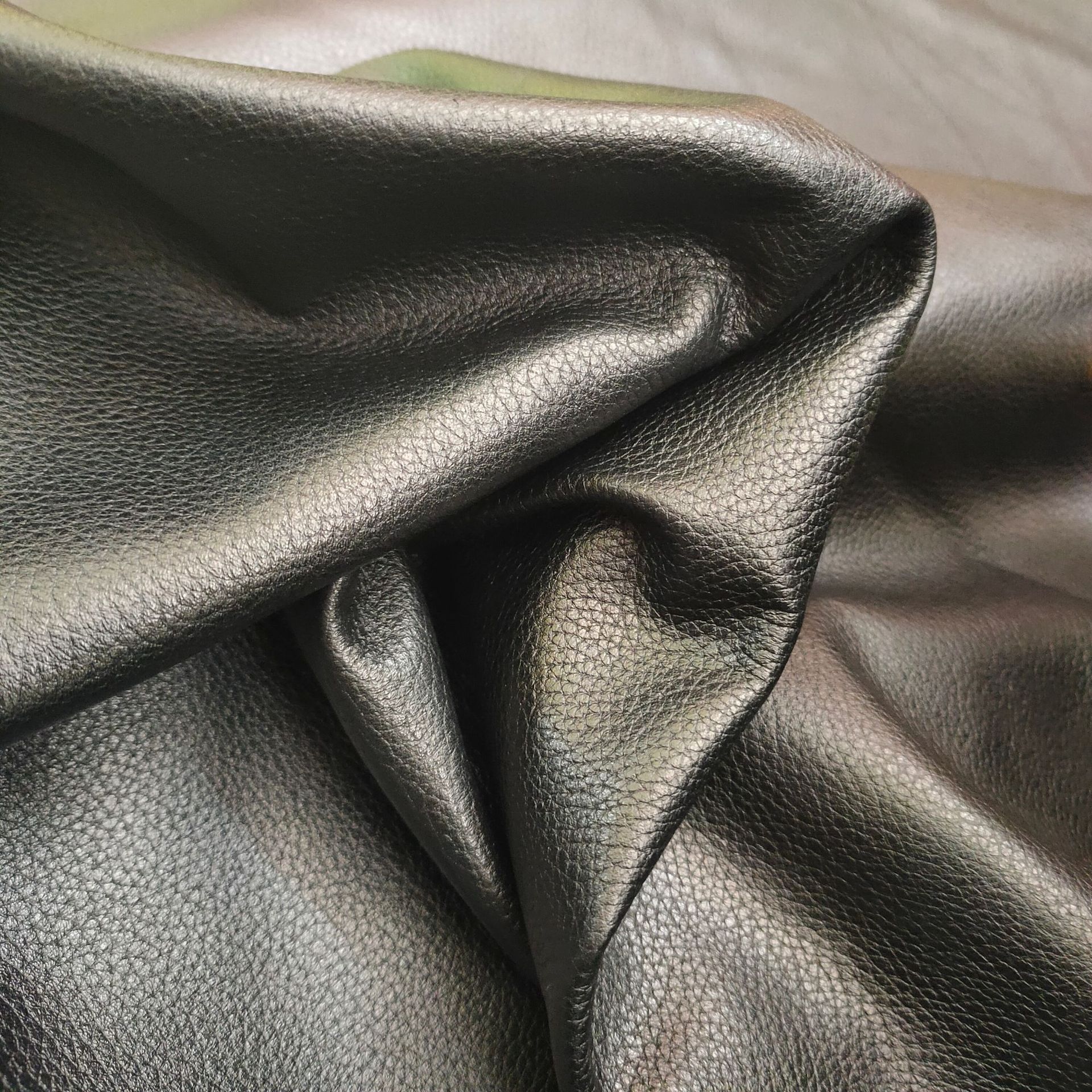 供应黑色真牛皮革